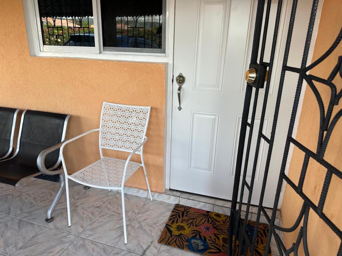 Remarkable 1-Bed Apartment In Montego Bay Exterior photo