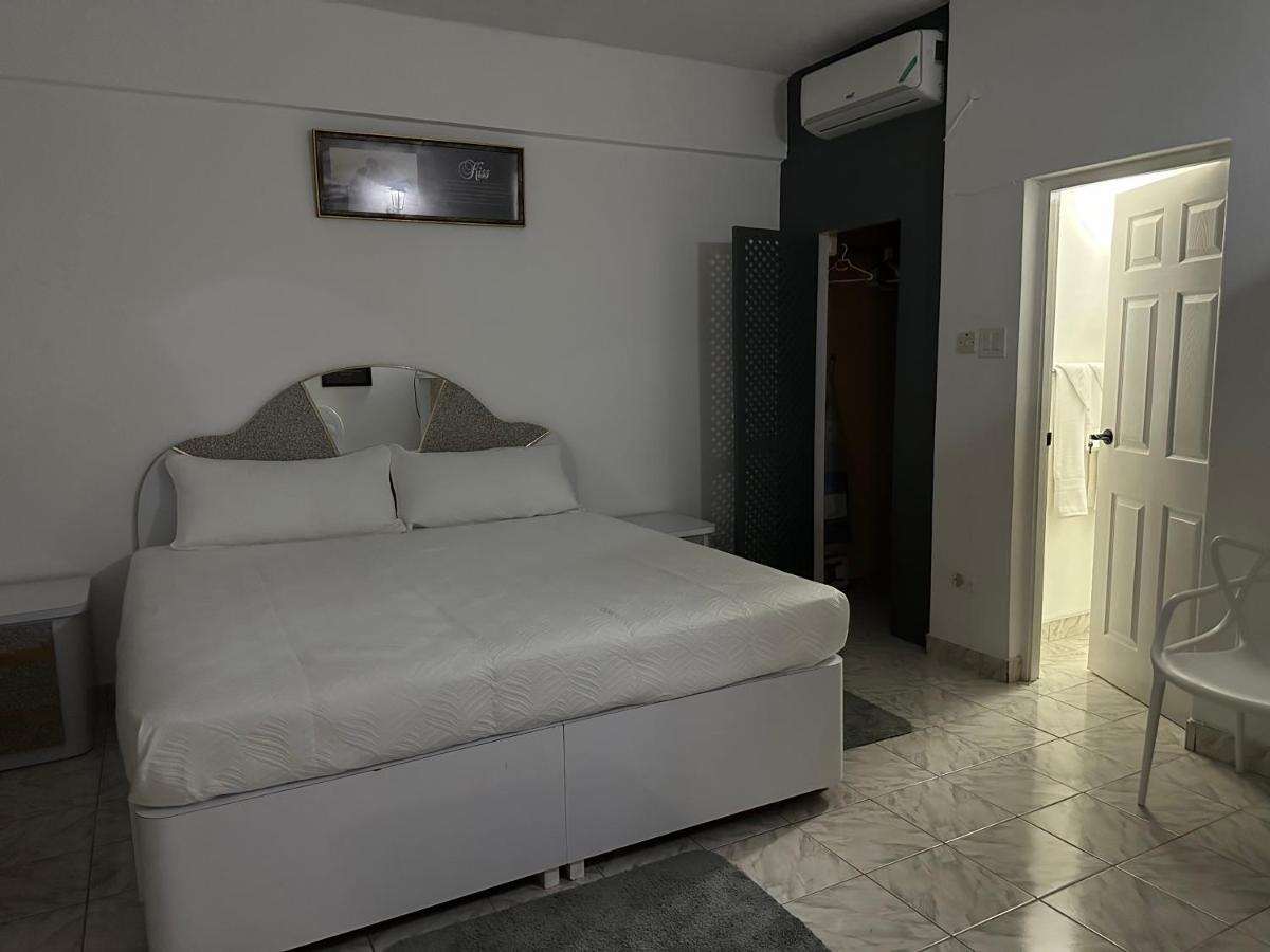Remarkable 1-Bed Apartment In Montego Bay Exterior photo